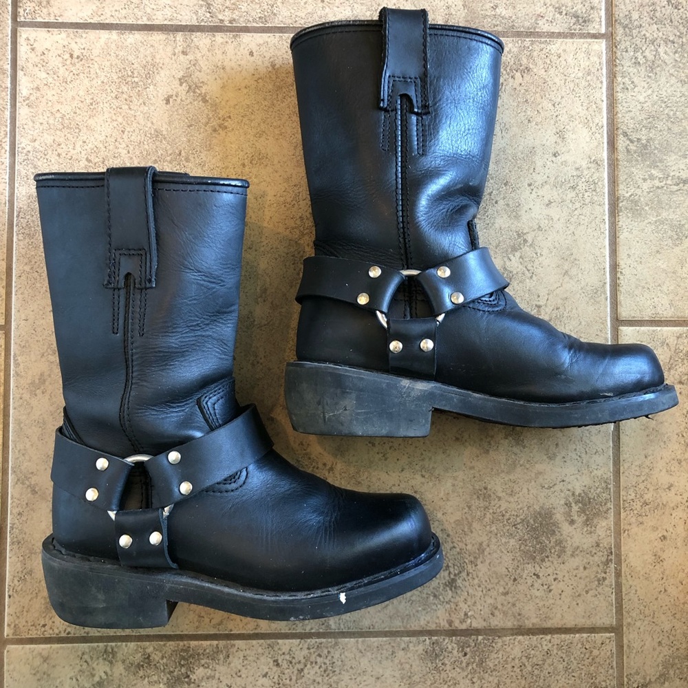 ⭐️DEMONIA Dingo Boots